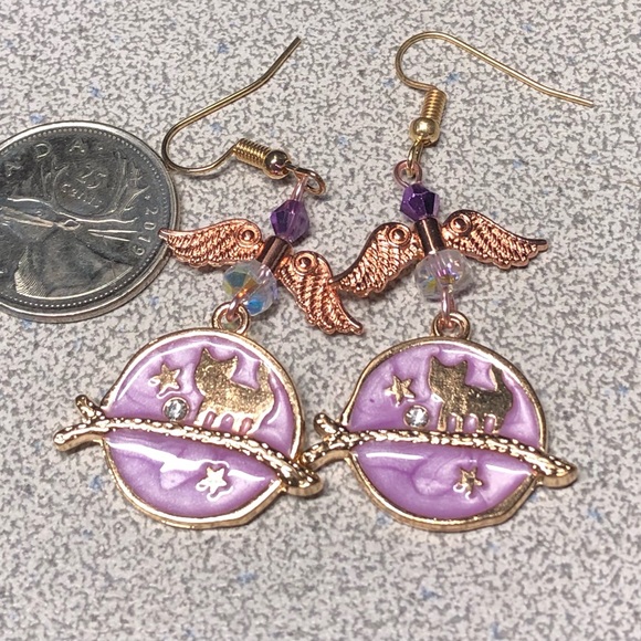 Betsey Johnson style large  purple cat charm earrings - Picture 2 of 6